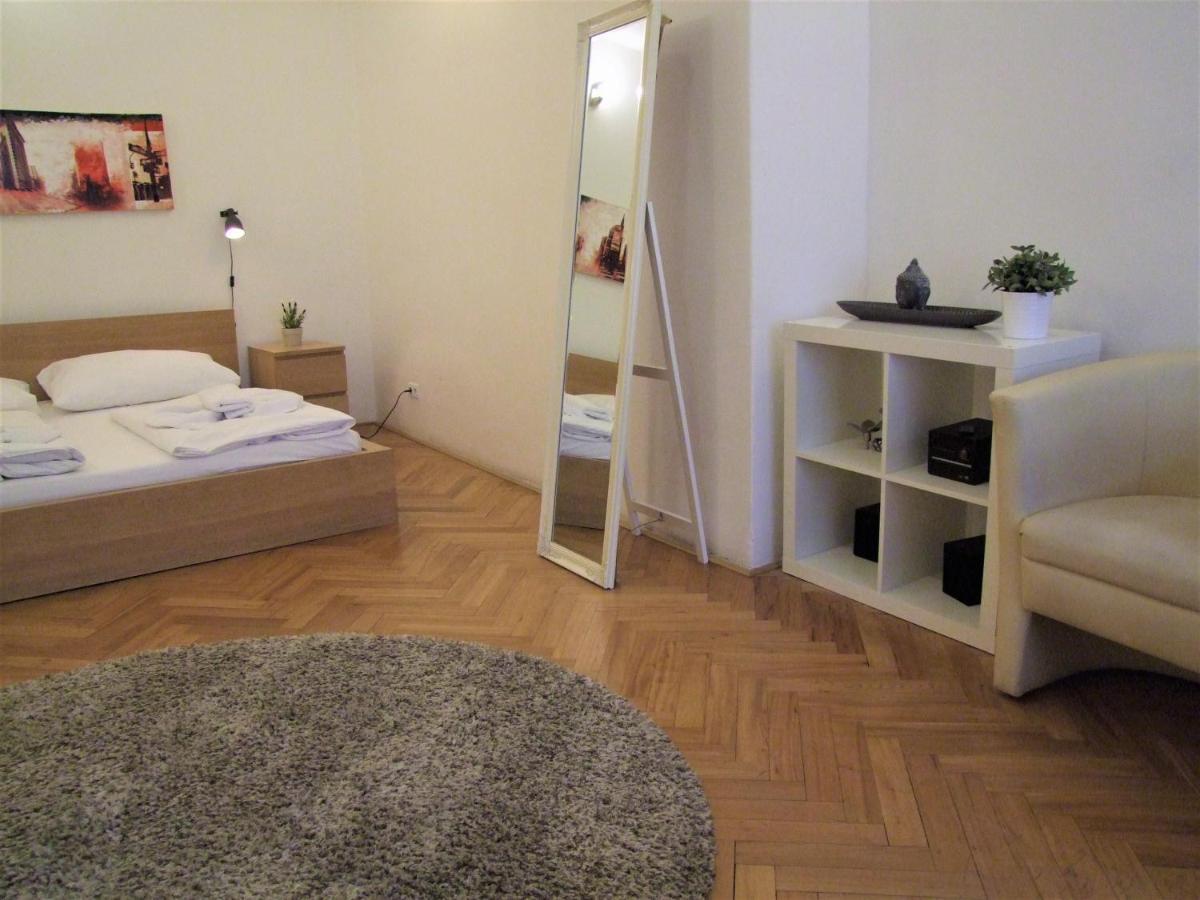 Wenceslas Square By Otsa Apartamento